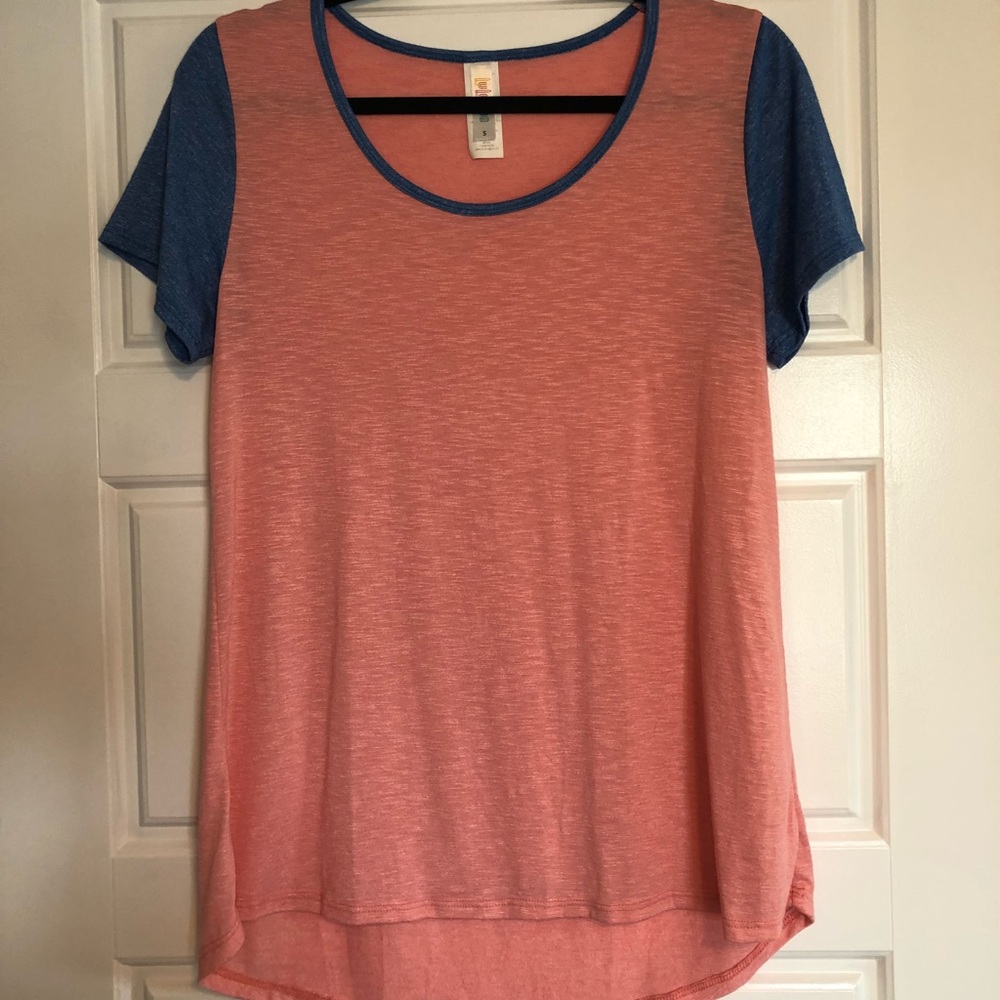 Lularoe Classic Tee NWOT